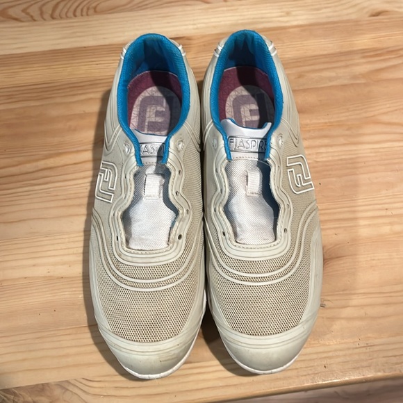 FootJoy women’s golf shoes size 7.5. - Picture 3 of 4